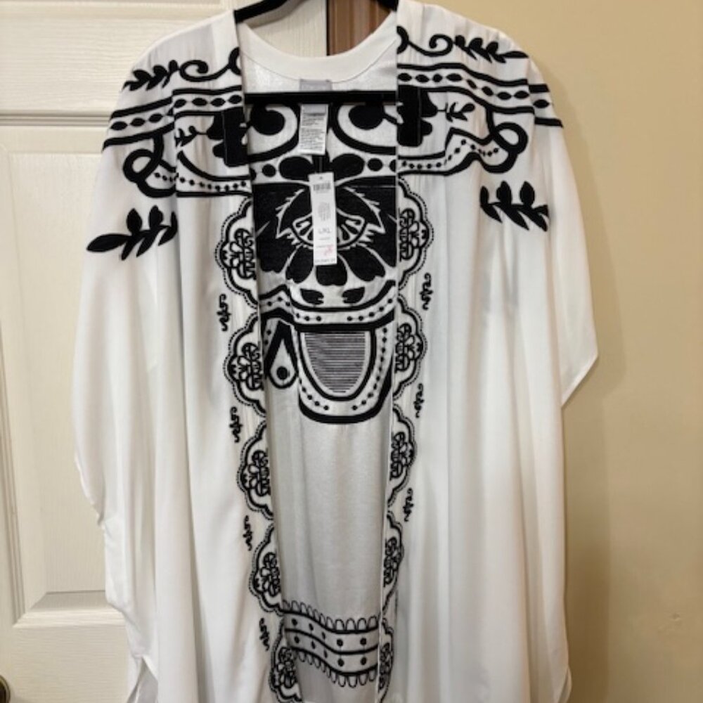 Chico's white & black embroidered topper